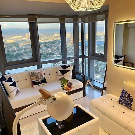 Classy 2Br Suite At Eastwood City With Pool And City Skyline View 马尼拉 外观 照片