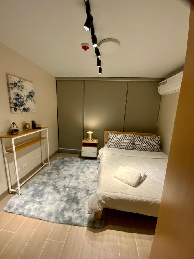 Classy 2Br Suite At Eastwood City With Pool And City Skyline View 马尼拉 外观 照片