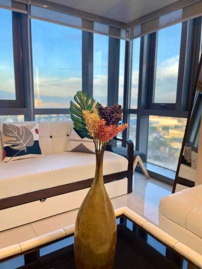 Classy 2Br Suite At Eastwood City With Pool And City Skyline View 马尼拉 外观 照片