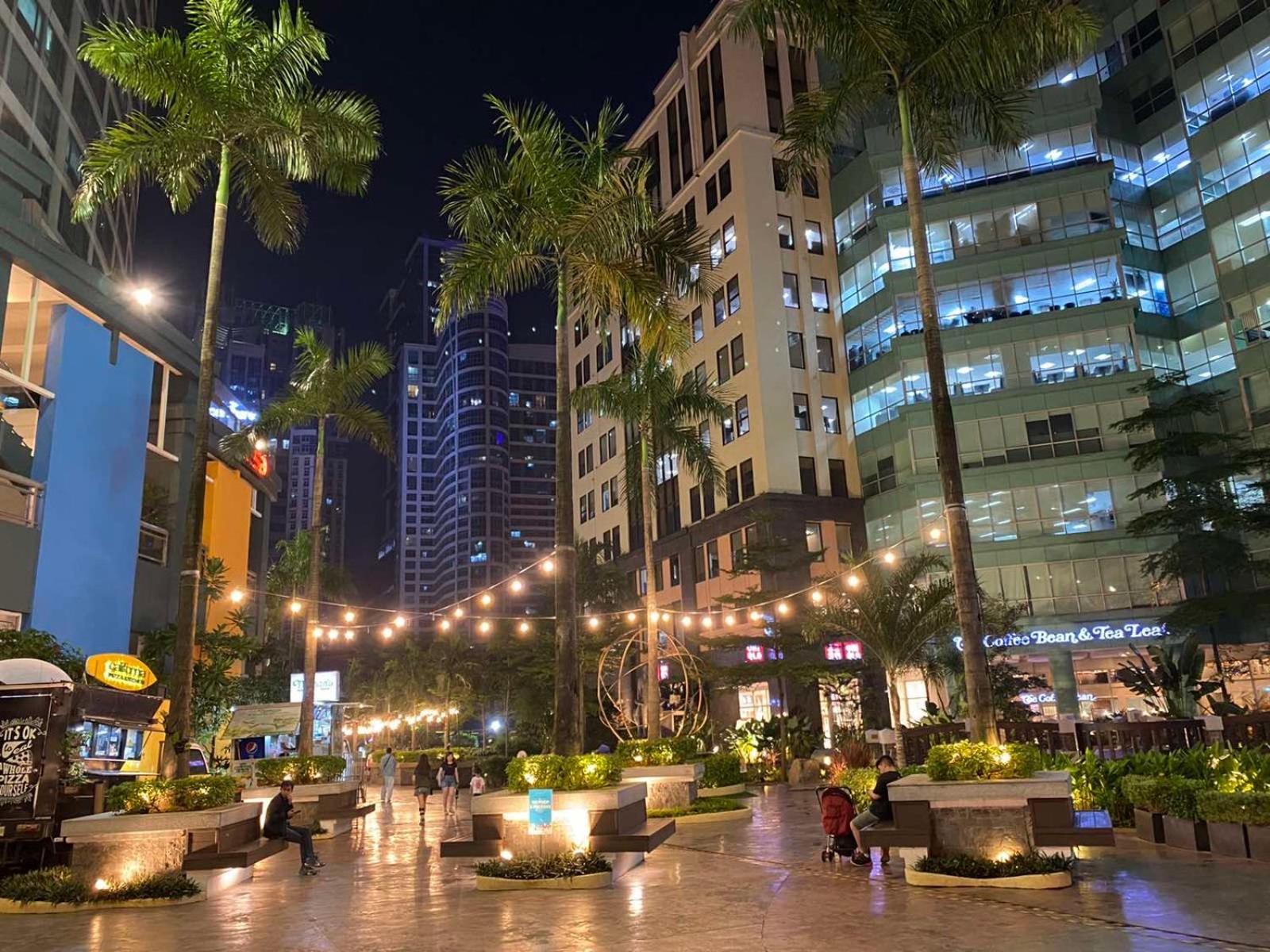 Classy 2Br Suite At Eastwood City With Pool And City Skyline View 马尼拉 外观 照片